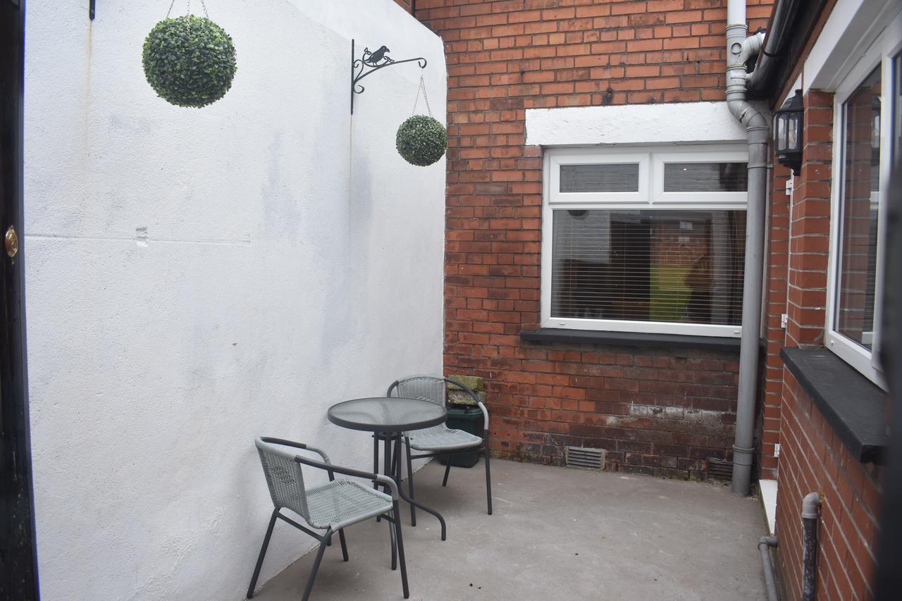 Kingston Serviced Accommodation - Donegall Avenue Belfast Buitenkant foto