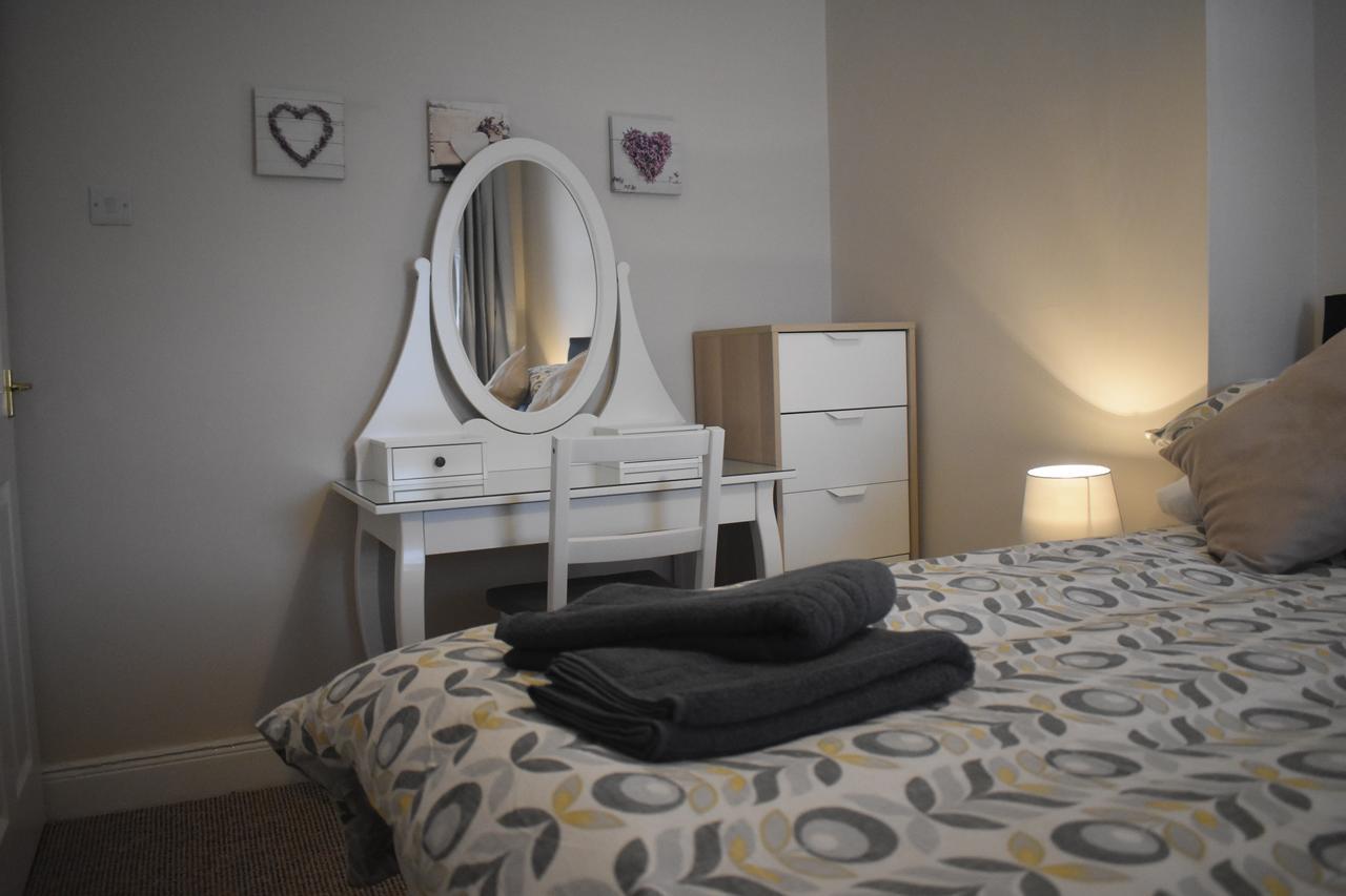 Kingston Serviced Accommodation - Donegall Avenue Belfast Buitenkant foto