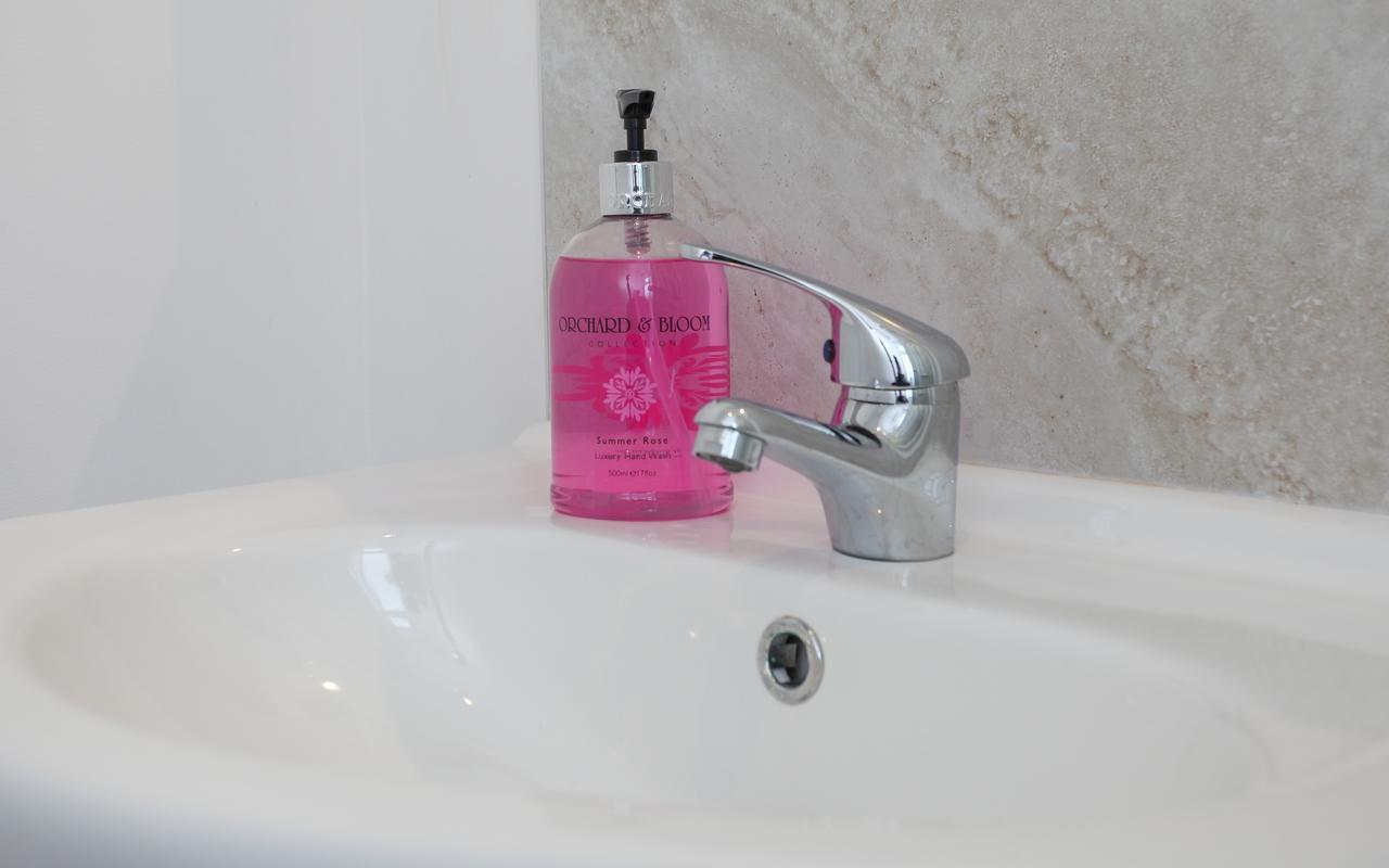 Kingston Serviced Accommodation - Donegall Avenue Belfast Buitenkant foto
