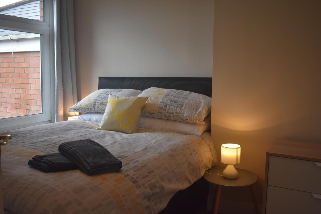 Kingston Serviced Accommodation - Donegall Avenue Belfast Buitenkant foto