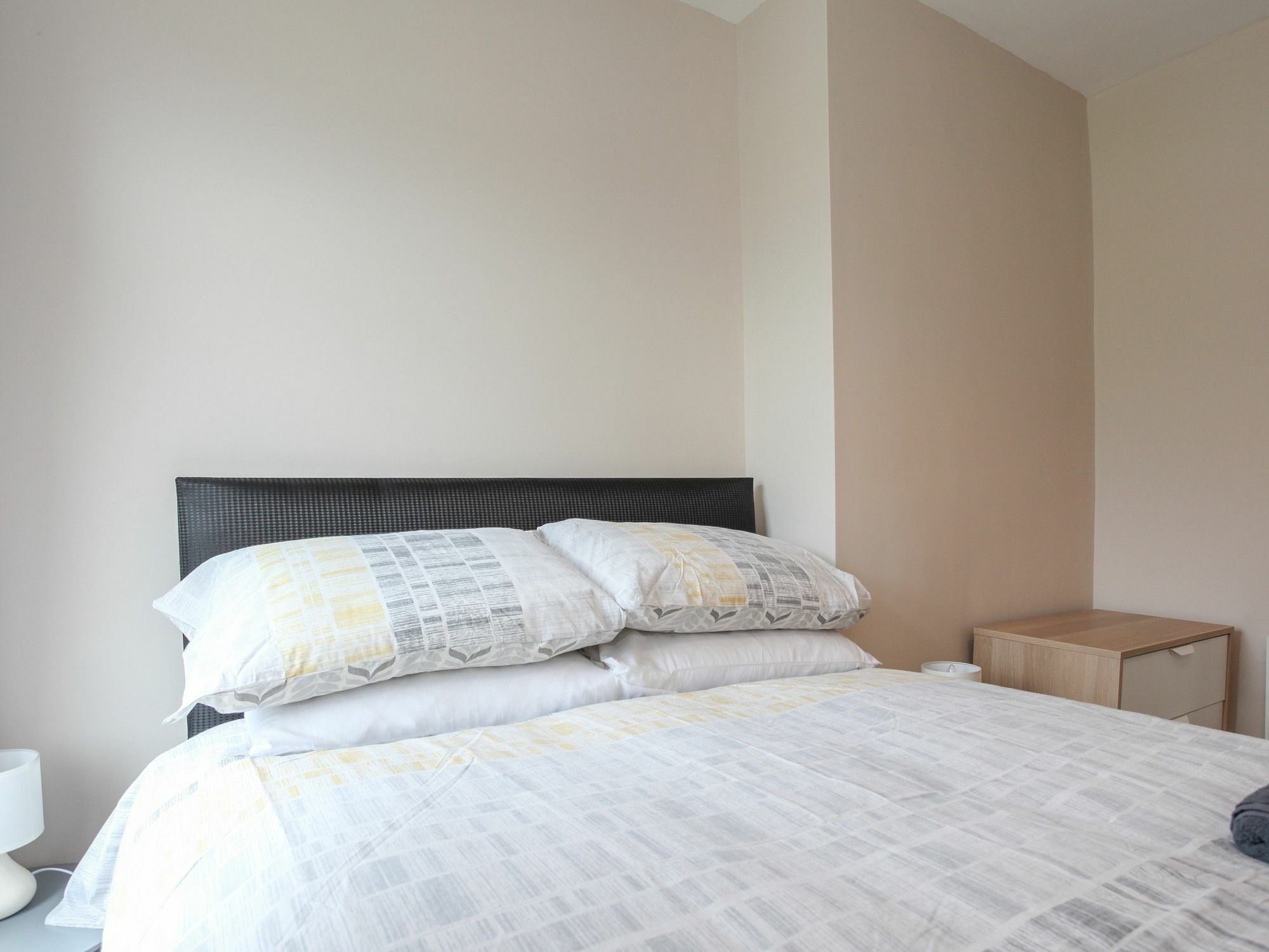 Kingston Serviced Accommodation - Donegall Avenue Belfast Buitenkant foto