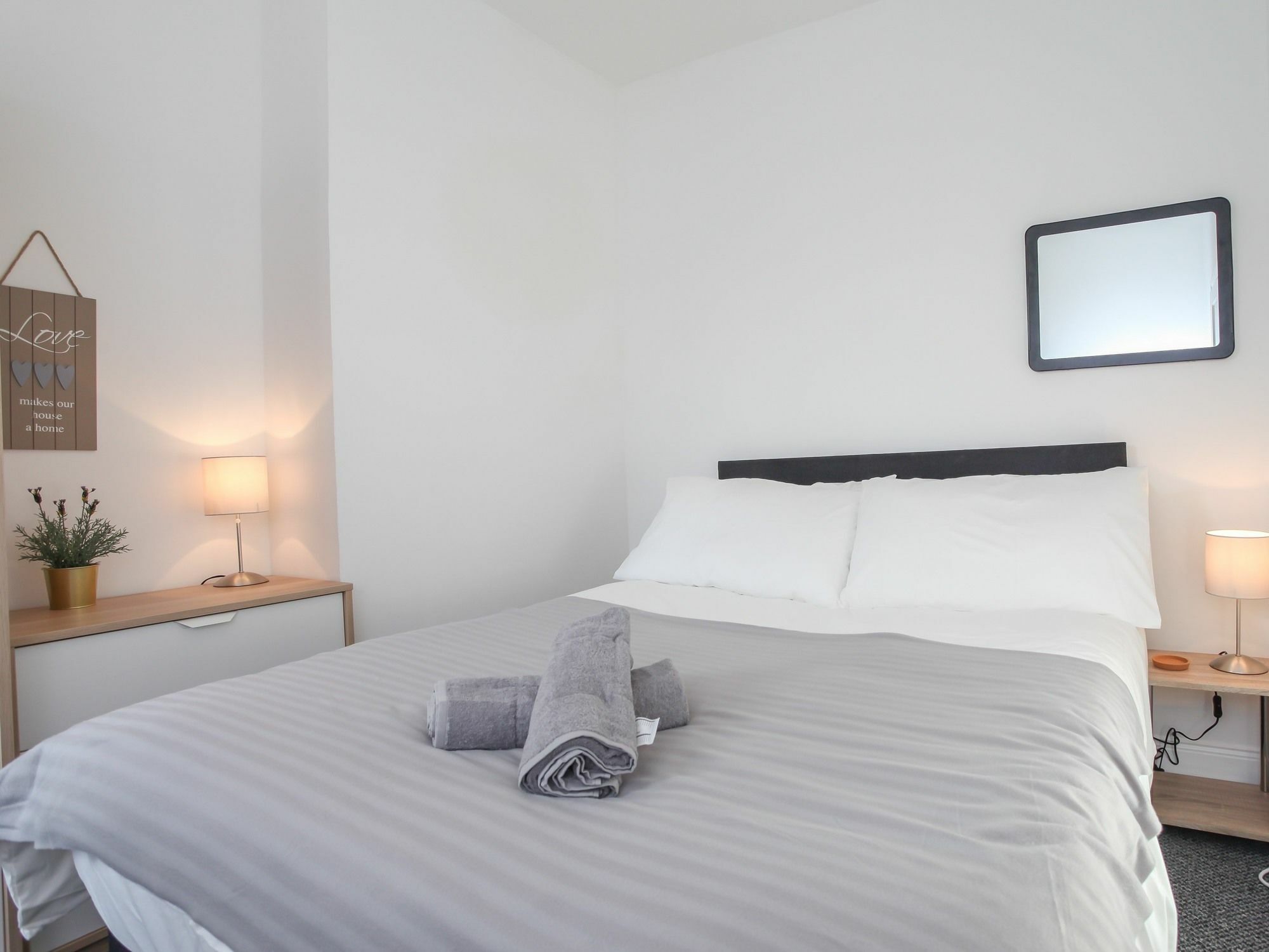 Kingston Serviced Accommodation - Donegall Avenue Belfast Buitenkant foto