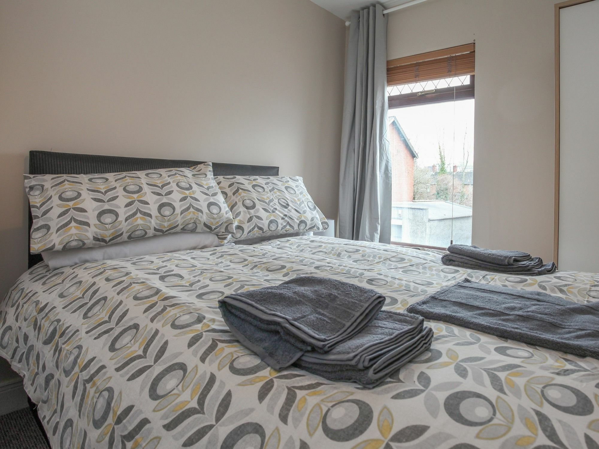 Kingston Serviced Accommodation - Donegall Avenue Belfast Buitenkant foto